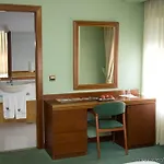 Hotel De 3*