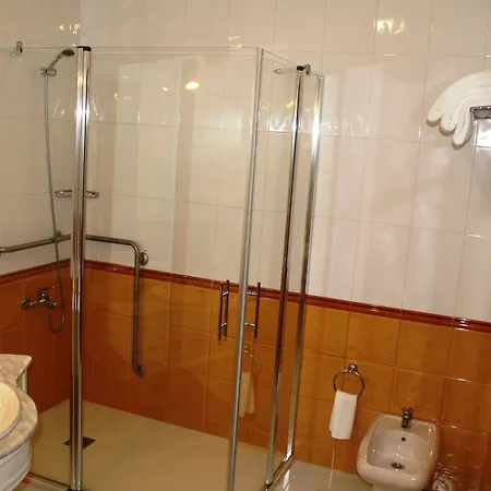 Hotel De 3*