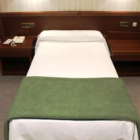 Hotel De 3*