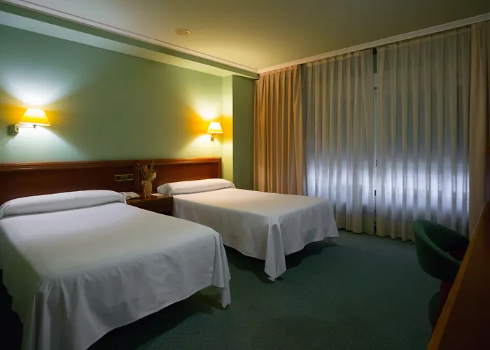Hotell De 3*